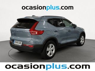 Volvo XC40 T3 Momentum Core Auto 120 kW (163 CV)