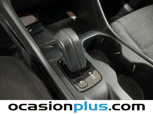 Volvo XC40 T3 Momentum Core Auto 120 kW (163 CV)