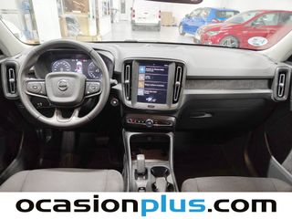 Volvo XC40 T3 Momentum Core Auto 120 kW (163 CV)