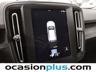 Volvo XC40 T3 Momentum Core Auto 120 kW (163 CV)