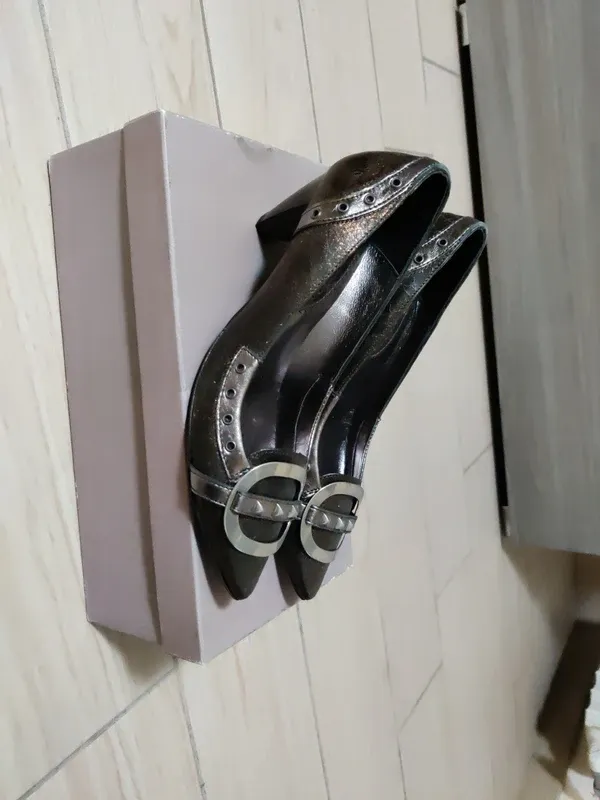 Décolleté borchiate grigio/argento