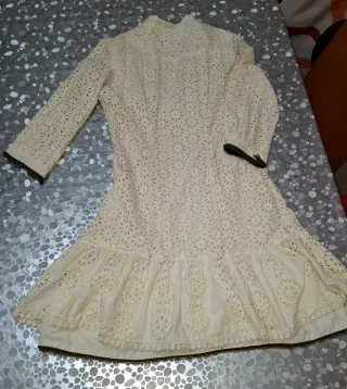Vestido beige calado. Marca Bantik. Talla M