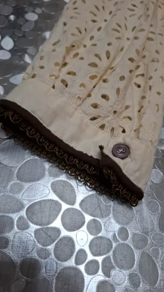 Vestido beige calado. Marca Bantik. Talla M