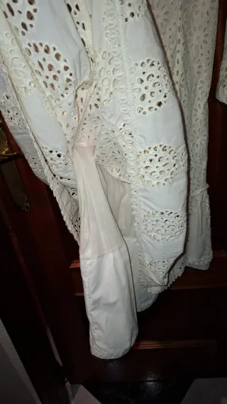 Vestido beige calado. Marca Bantik. Talla M