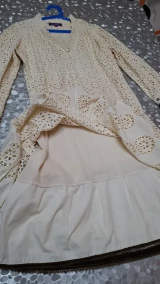 Vestido beige calado. Marca Bantik. Talla M