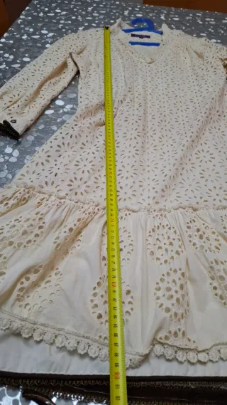 Vestido beige calado. Marca Bantik. Talla M