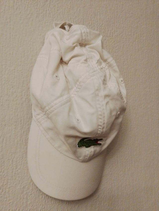 2 Gorras Lacoste Negras y blancas 