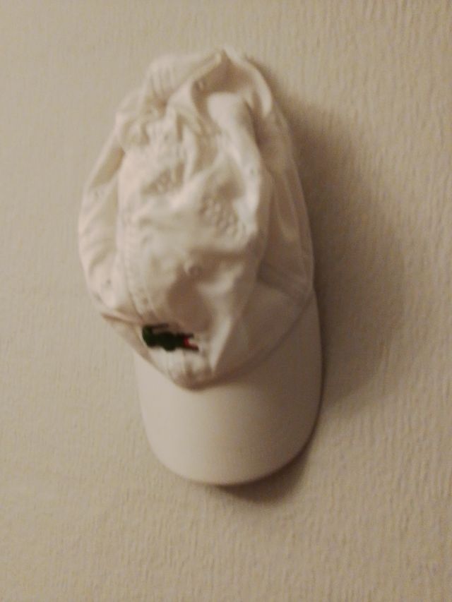 2 Lacoste Bonés preto e branco