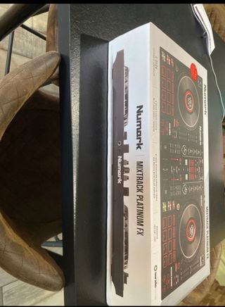 Numark Platinum FX Console DJ