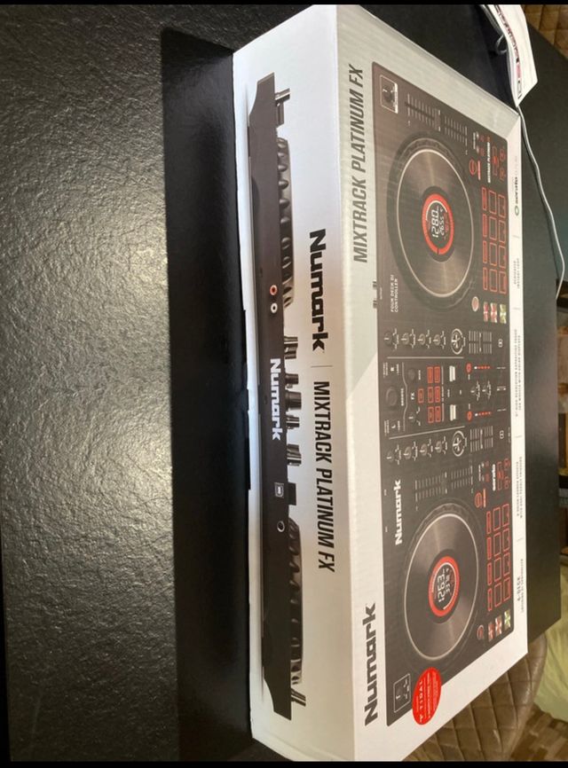 Numark Platinum FX Console DJ