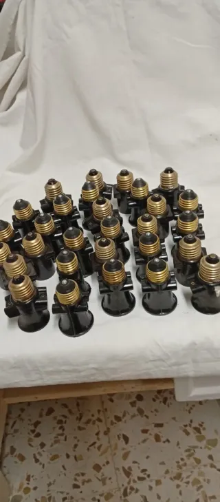 Lote 29 casquillos bombillas para alumbrado