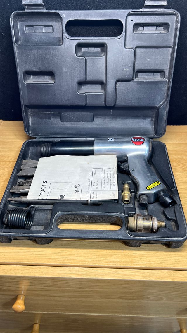 Martillo Neumático MCR con Accesorios