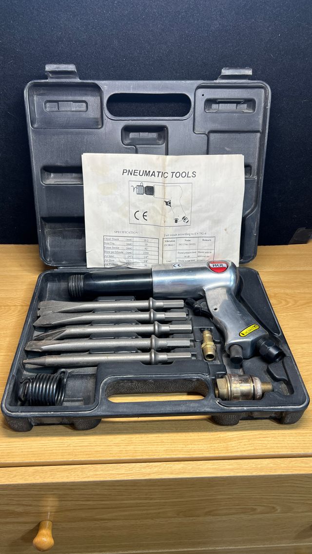 Martillo Neumático MCR con Accesorios