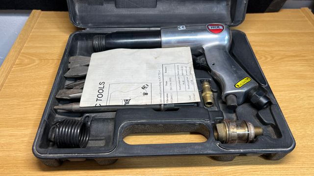 Martillo Neumático MCR con Accesorios