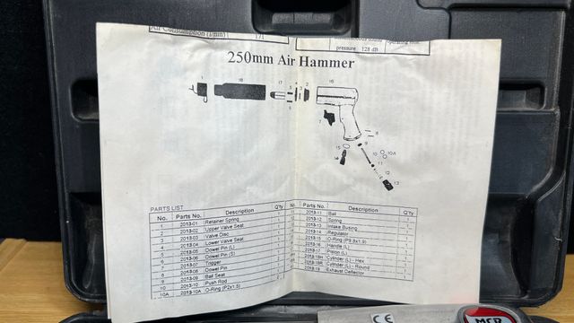 Martillo Neumático MCR con Accesorios