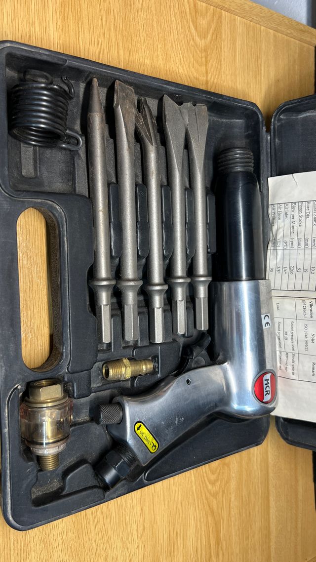 Martillo Neumático MCR con Accesorios