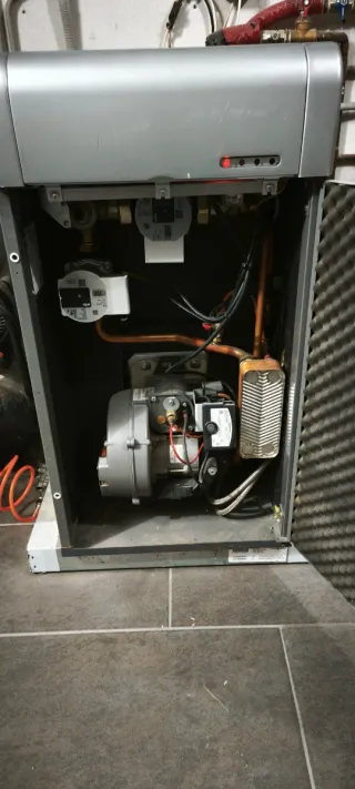 Caldaia a gasolio Domusa istantanea con serbatoio