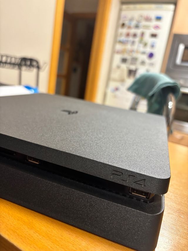 PS4 Slim + Farcry Primal