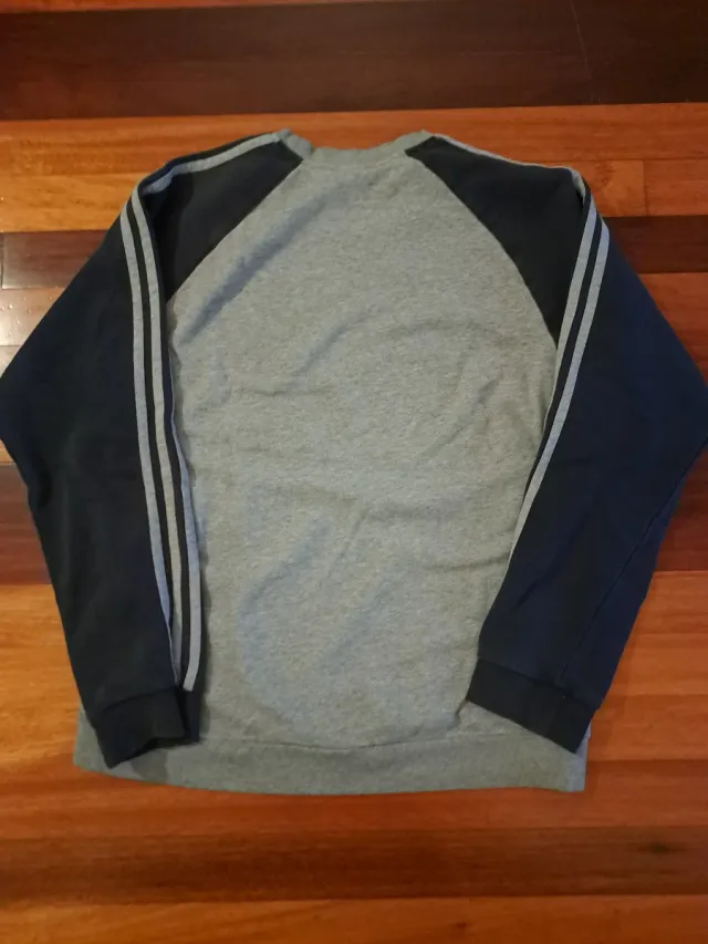 Sudadera vintage Adidas gris y negra