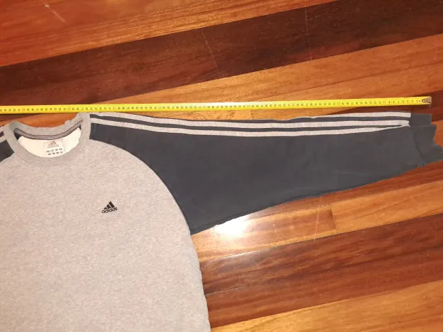 Sudadera vintage Adidas gris y negra