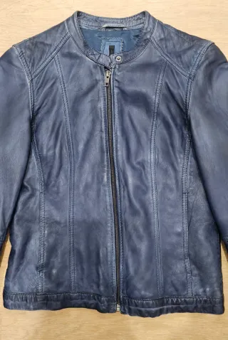 Chaqueta piel marca Naf Naf. Talla 36