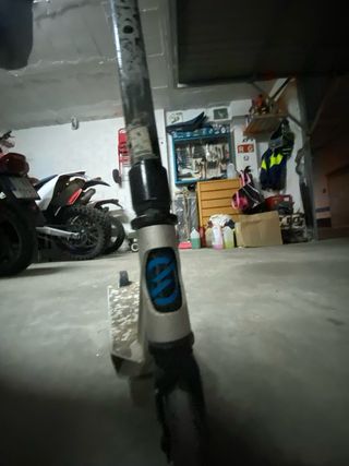 Patinete freestyle blanco y azul