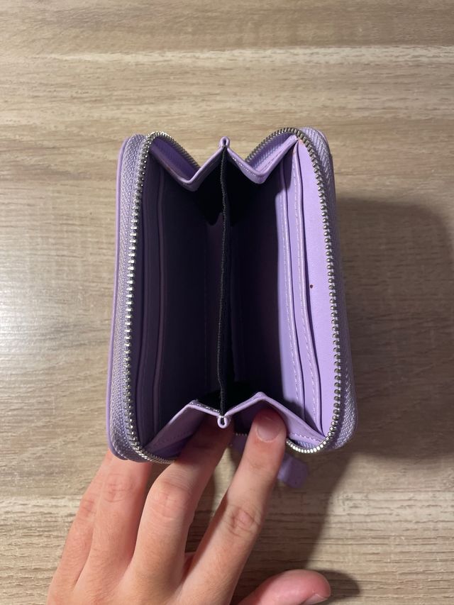Cartera Pull&Bear Morada