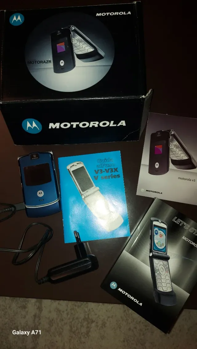 Motorola RAZR V3 Blu