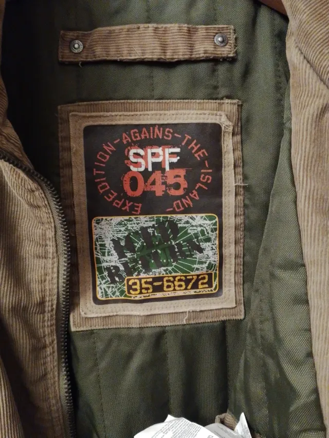 Casaco de veludo castanho estilo americano