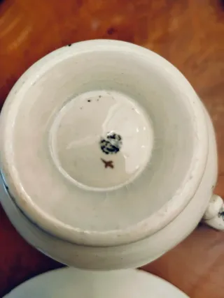 Taza y plato Cartuja de Sevilla con filo dorado