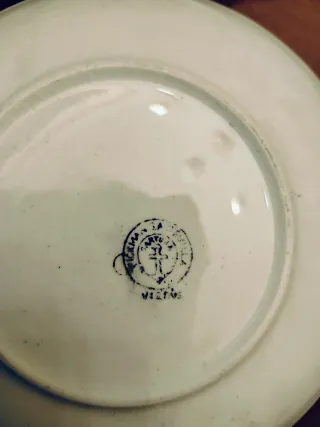 Taza y plato Cartuja de Sevilla con filo dorado