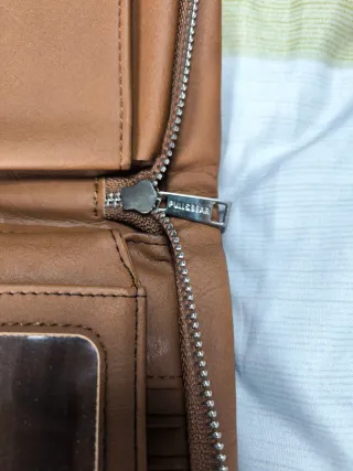 Cartera de mano marrón