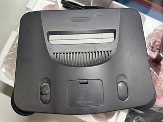Nintendo 64 giapponese in scatola (NTSC J)