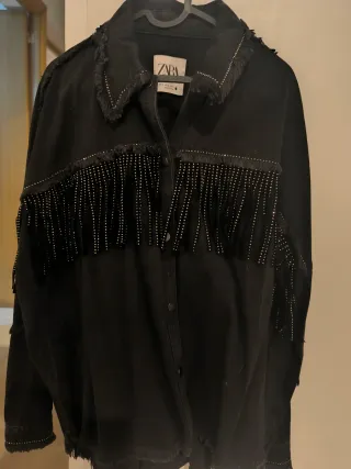 Chaqueta Zara negra flecos M con botones