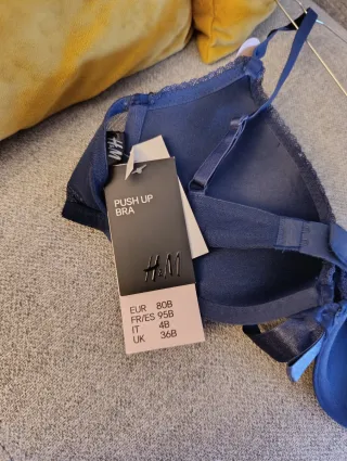 Conjunto lencería azul con lentejuelas