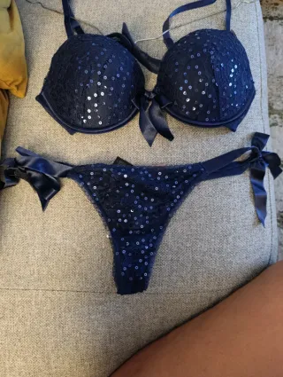 Conjunto lencería azul con lentejuelas