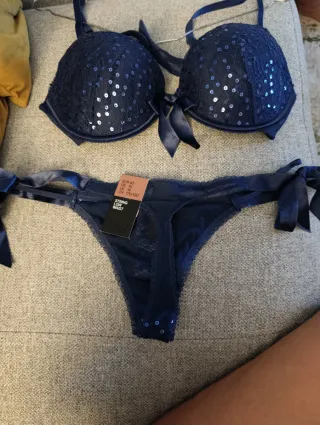 Conjunto lencería azul con lentejuelas