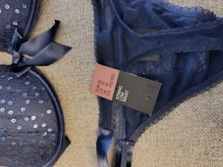 Conjunto lencería azul con lentejuelas