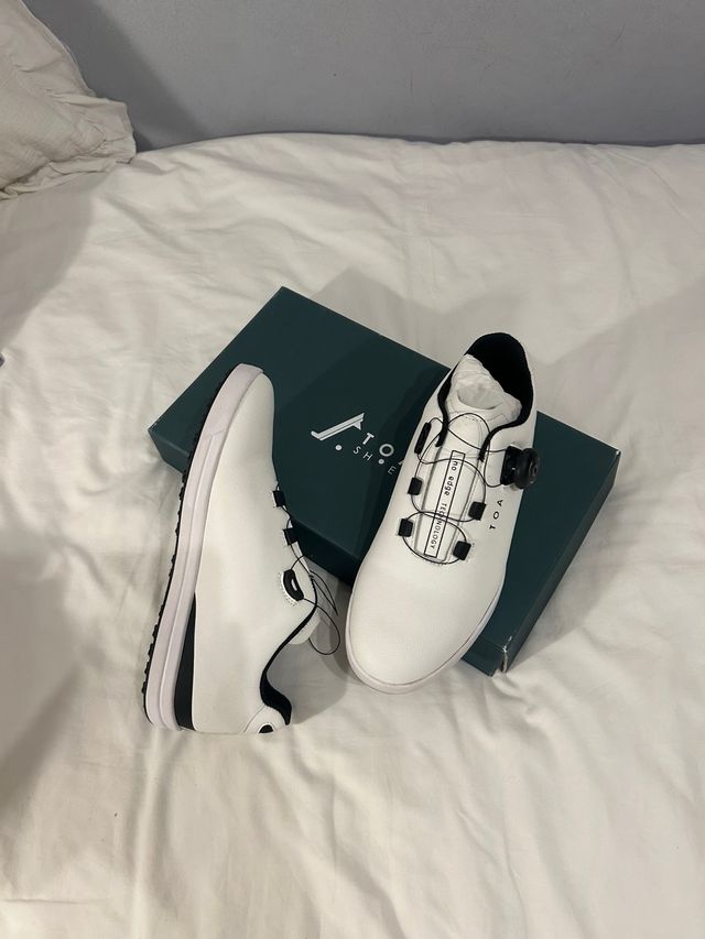 Zapatos de golf TOA Shoes mujer sin estrenar