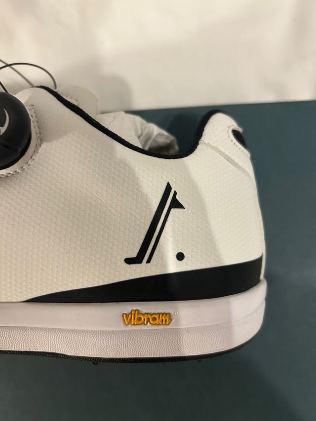 Zapatos de golf TOA Shoes mujer sin estrenar