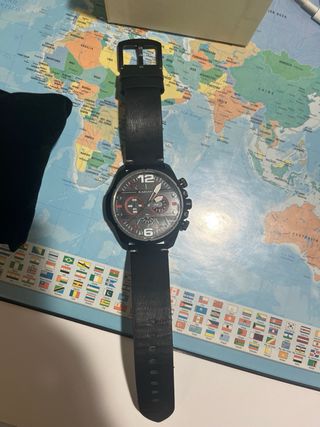 NO USADO NUNCA.Reloj Radiant Analógico Negro/Rojo