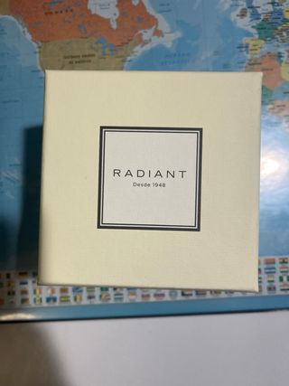 NO USADO NUNCA.Reloj Radiant Analógico Negro/Rojo