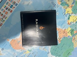 NO USADO NUNCA.Reloj Radiant Analógico Negro/Rojo