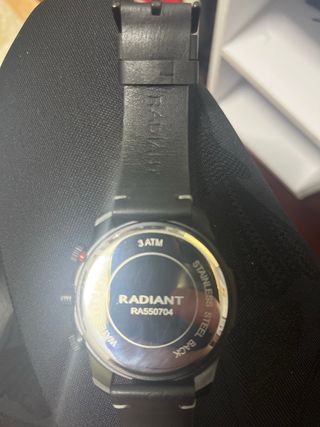 NO USADO NUNCA.Reloj Radiant Analógico Negro/Rojo
