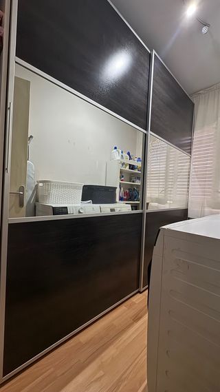 Armadio grande con ante scorrevoli