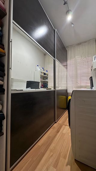 Armadio grande con ante scorrevoli