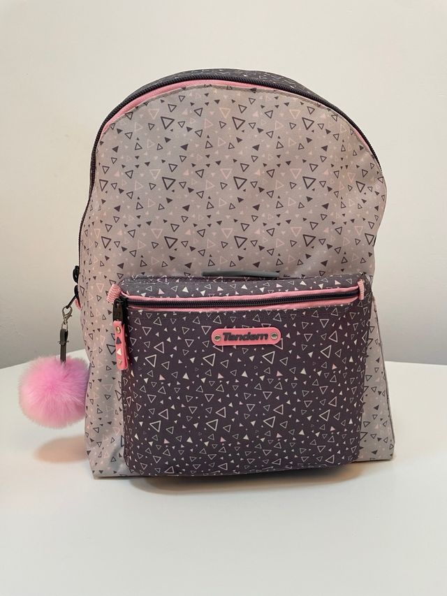 Mochila escolar Tandem con pompón rosa