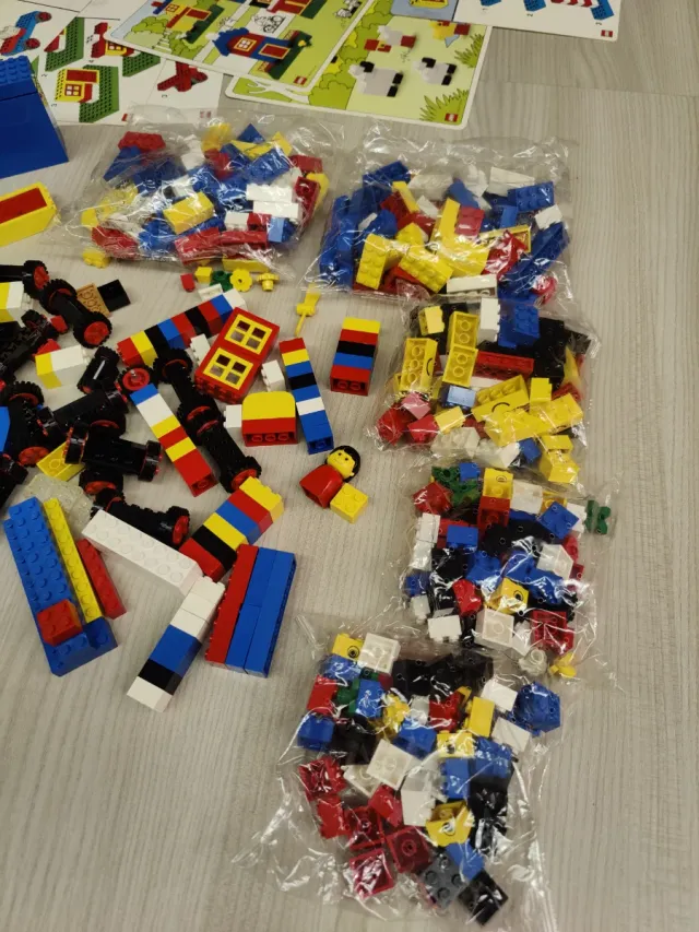 Lotto LEGO vintage con cartoncini