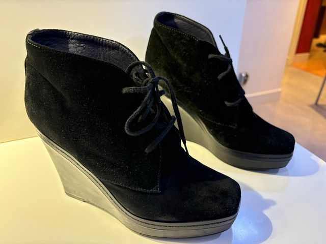 Botas de cuña negras