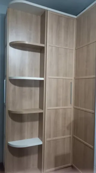 Mobile ad angolo per bambini in legno